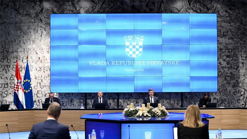 Sjednica Vlade: Dva milijuna eura za pilot-projekt besplatnog željezničkog prijevoza umirovljenika